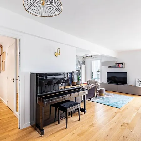 Apartamento Guestready - Chic Cocoon With A Balcony Suresnes Exterior foto